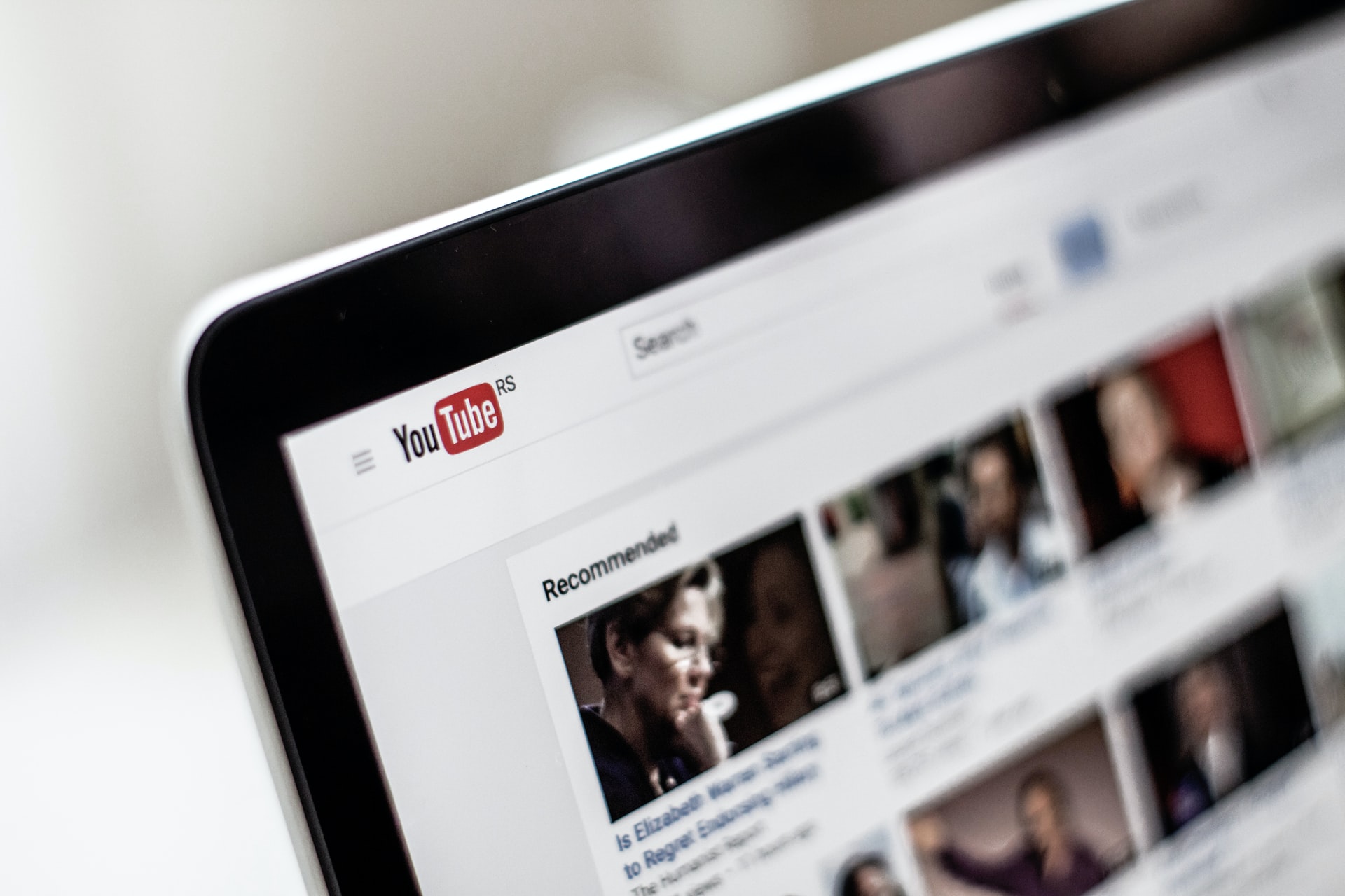 YouTube Polemicas Escandalos Creadores de Contenido Timothy Wilks Unsplash