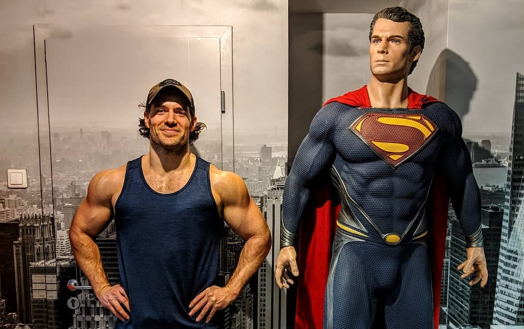Henry Cavill Superman DC Capitan Britania Marvel Actores con varios Superheroes