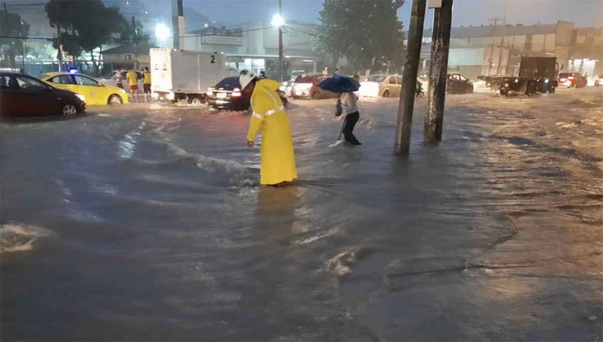 inundaciones en Guayaquil este 8 de marzo