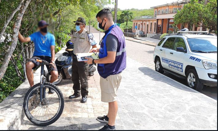 policía Galápagos