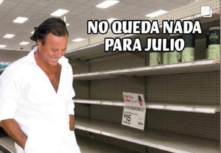 Hasta a Julio Iglesias le hacen gracia los memes en su honor