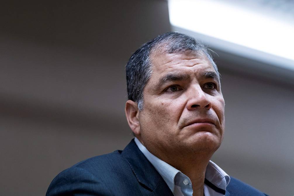 Interpol Rafael Correa