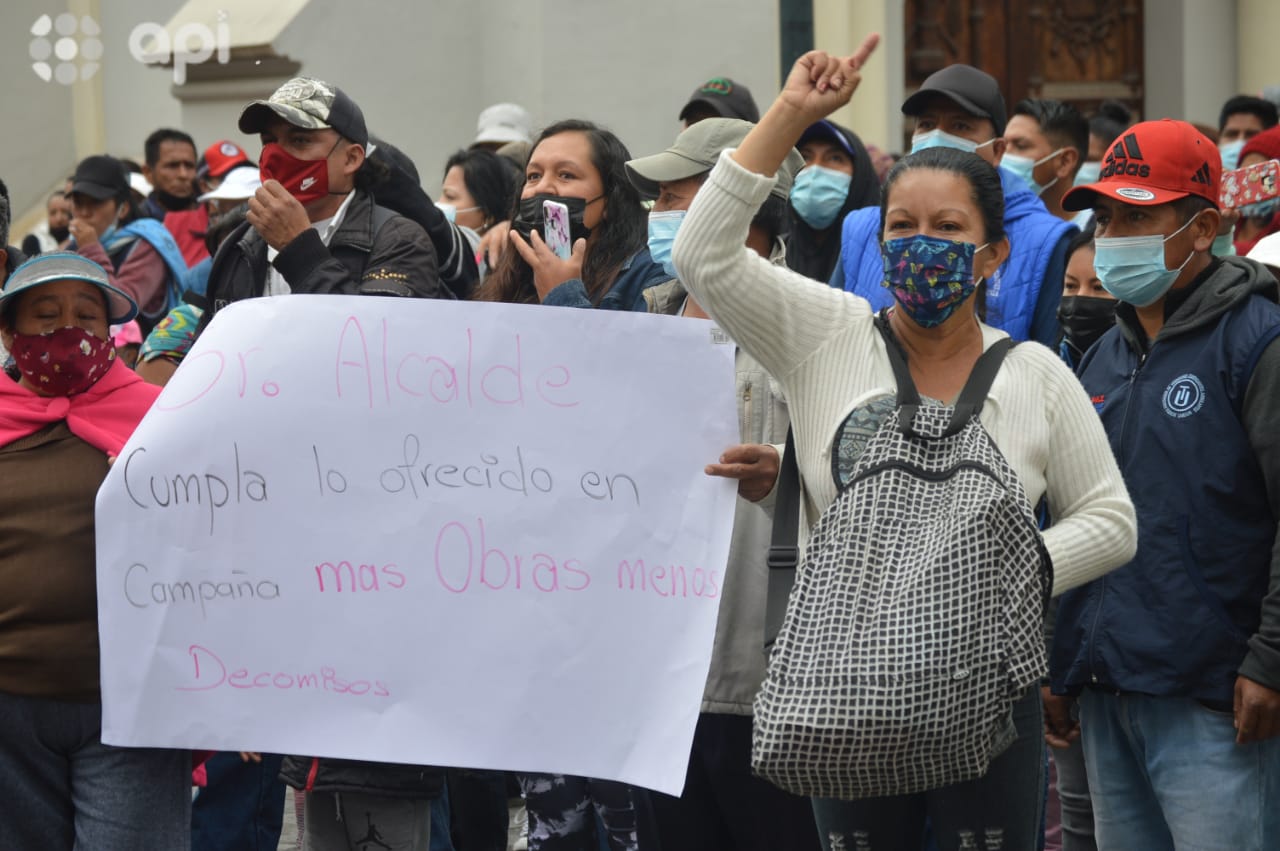 COMERCIANTES PROTESTAN EN CUENCA