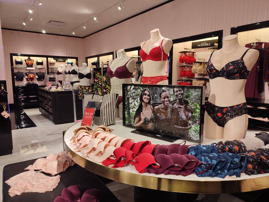 Victoria's Secret abre su primera tienda de lencería en el Ecuador