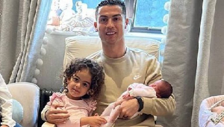 Cristiano Ronaldo Su Bebé Bella Esmeralda Se Parece A Alana Martina