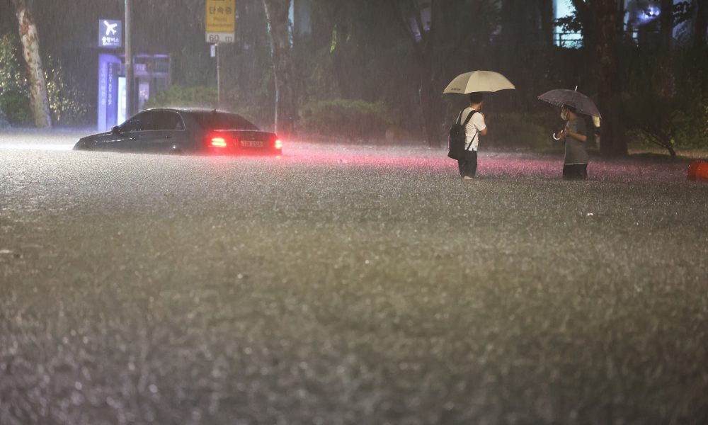 Inundaciones Por Lluvias Dejan Siete Muertos En Corea Del Sur (VIDEOS)