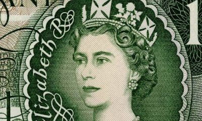 reina Isabel II rey Carlos III