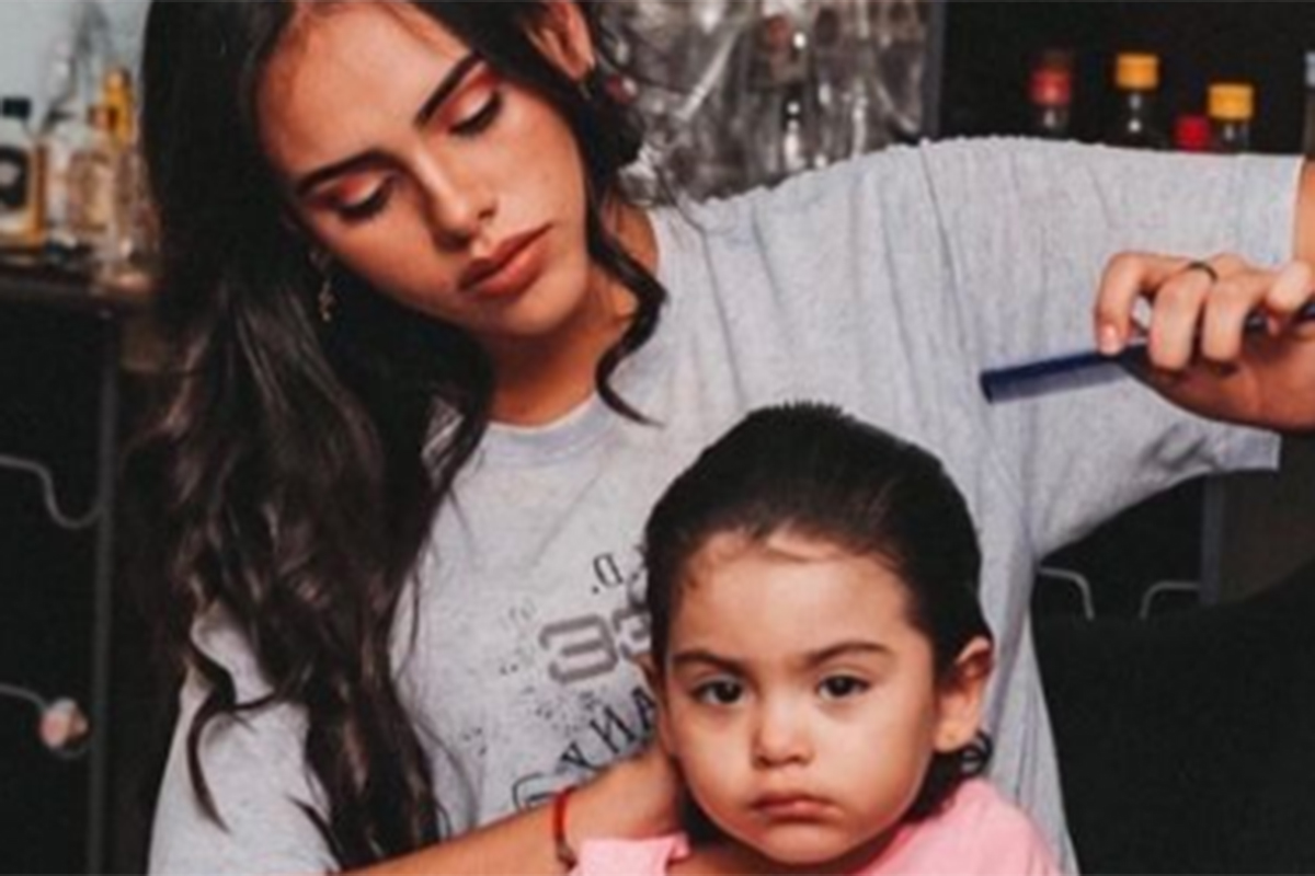 La modelo de 21 junto a su sobrina Emmita. Instagram