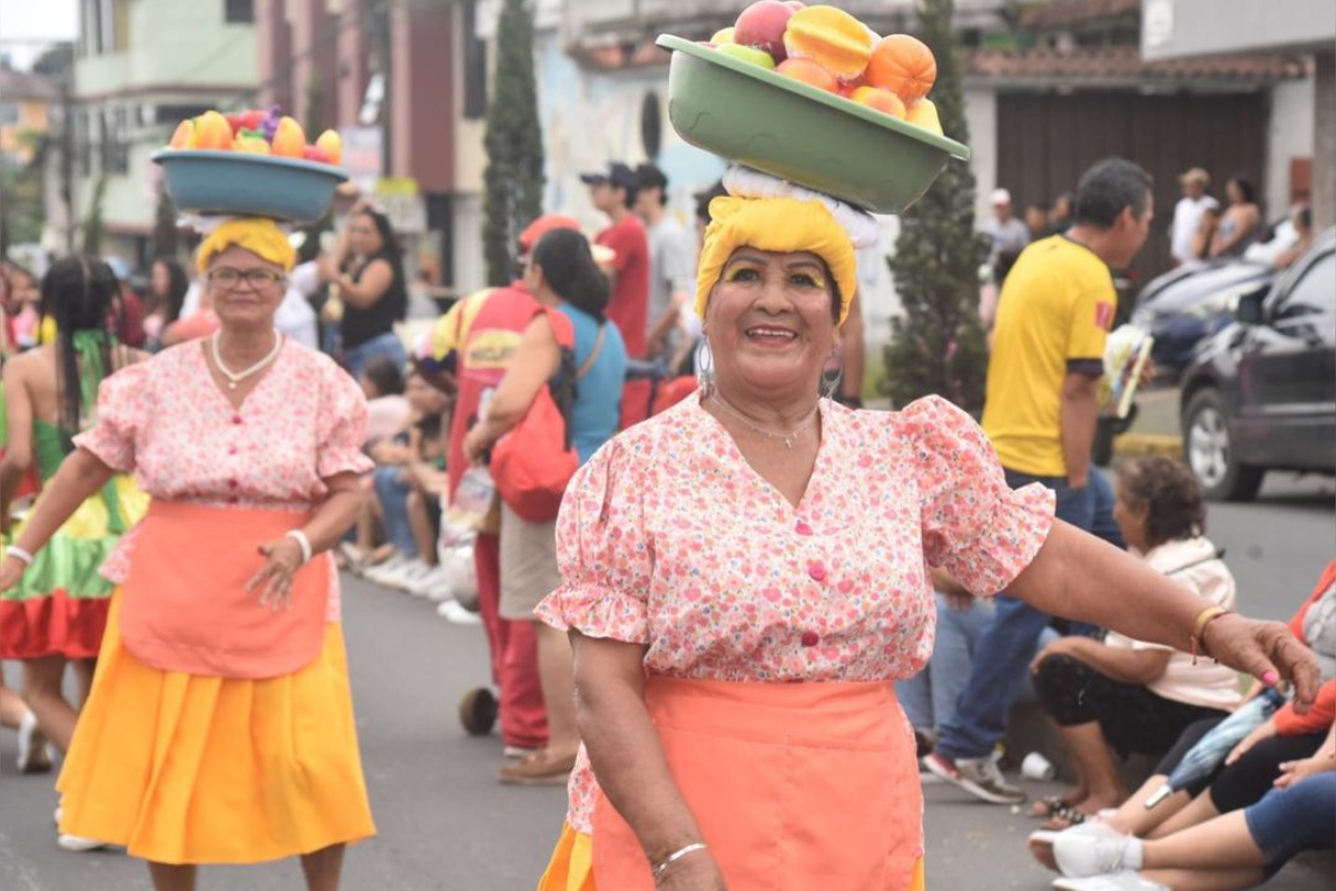 6 de noviembre feriado ecuador