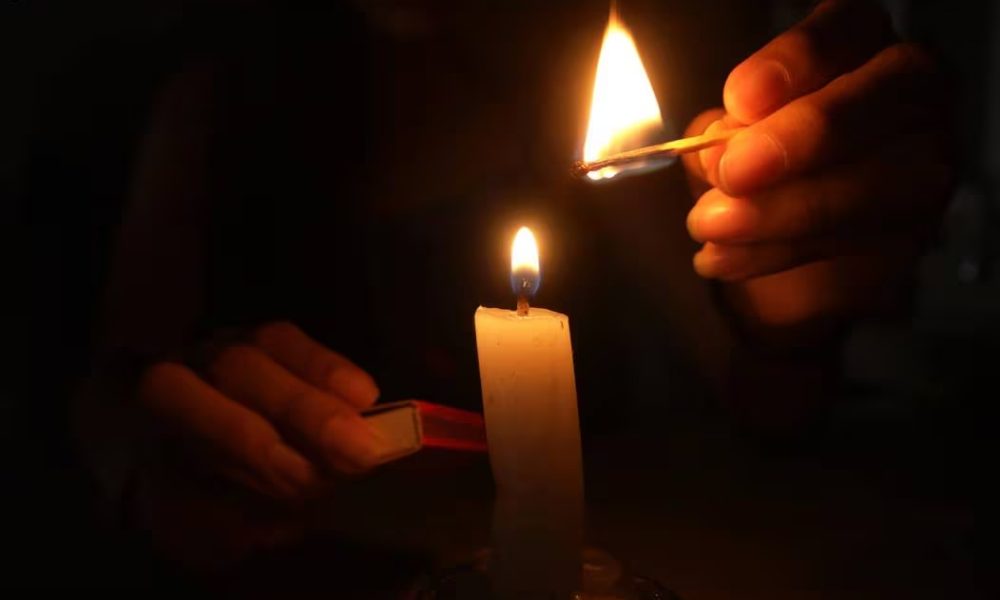 ¡Cortes de luz dos veces al día! Cronograma de apagones en Quito