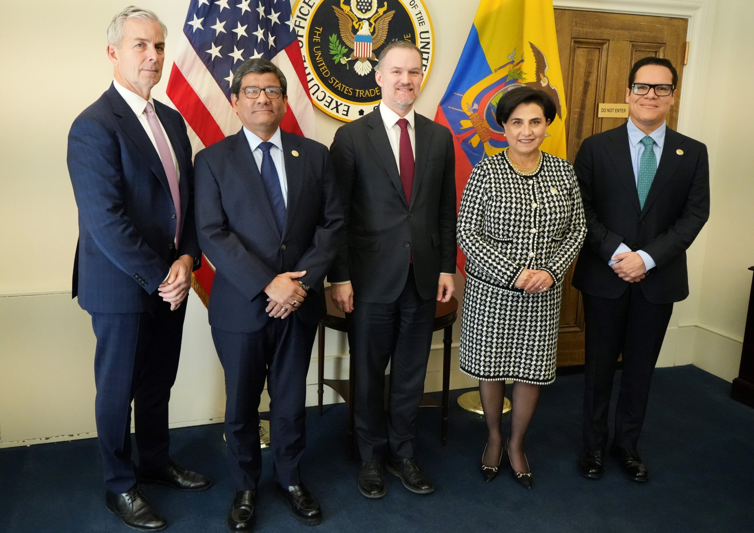 Ecuador y Estados Unidos anuncian acuerdo comercial recíproco
